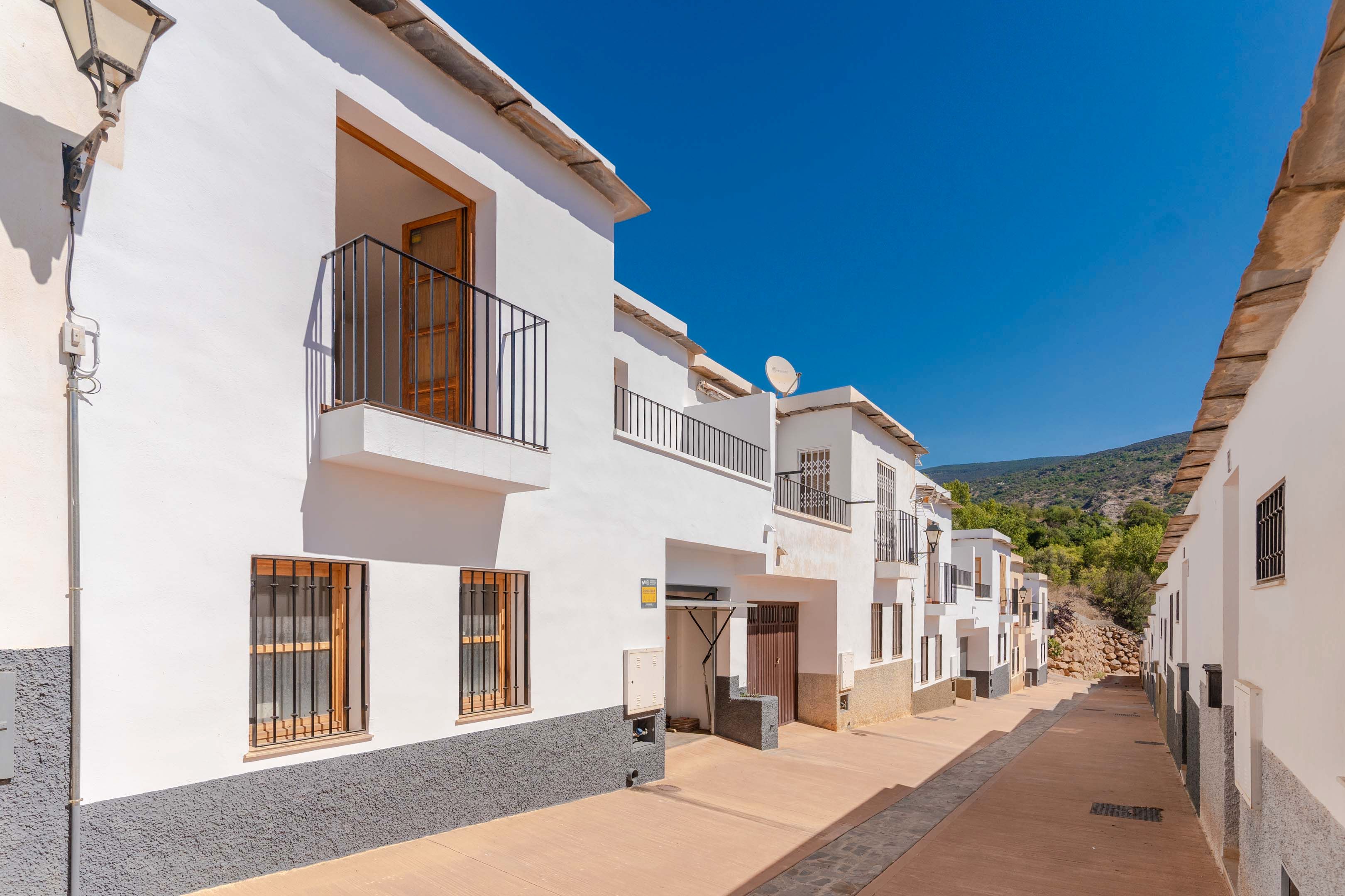 Casa adosada en venta en Calle Isabel la Católica, Nevada, Granada |  fotocasa