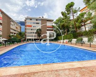 Swimming pool of Flat for sale in  Madrid Capital  with Terrace