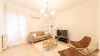 Living room of Flat for sale in  Madrid Capital  with Air Conditioner, Heating and Furnished