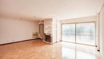 Living room of Single-family semi-detached for sale in  Madrid Capital  with Air Conditioner, Terrace and Balcony