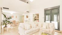 Sala d'estar de Casa adosada en venda en Bustarviejo amb Terrassa i Piscina
