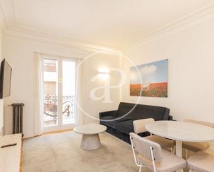 Living room of Flat to rent in  Madrid Capital  with Air Conditioner, Heating and Furnished