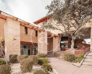 Vista exterior de Casa o xalet en venda en Ciudalcampo amb Aire condicionat i Piscina