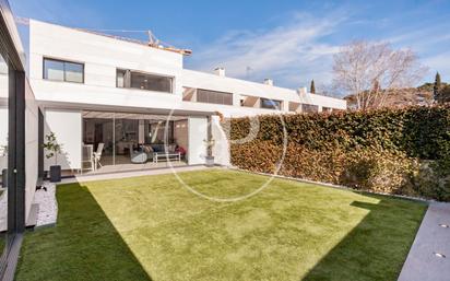 Garden of Single-family semi-detached for sale in Pozuelo de Alarcón  with Air Conditioner, Terrace and Balcony