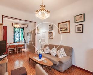 Living room of Single-family semi-detached for sale in  Madrid Capital