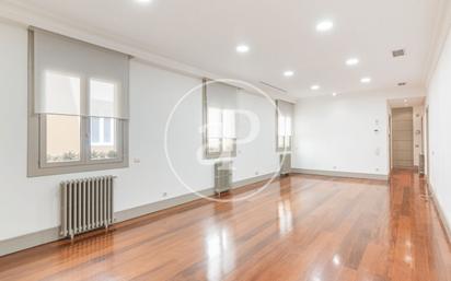 Flat for sale in  Madrid Capital  with Air Conditioner and Heating