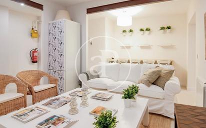 Living room of Flat for sale in  Madrid Capital  with Air Conditioner and Balcony