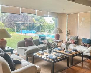 Living room of House or chalet for sale in Majadahonda  with Air Conditioner, Terrace and Swimming Pool