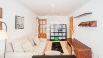 Living room of Flat for sale in  Madrid Capital