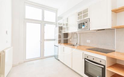 Kitchen of Flat to rent in  Madrid Capital  with Air Conditioner