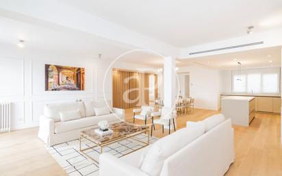 Living room of Attic for sale in  Madrid Capital  with Air Conditioner and Terrace