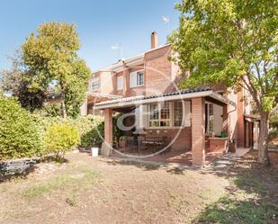 Garden of Single-family semi-detached for sale in  Madrid Capital  with Air Conditioner and Swimming Pool