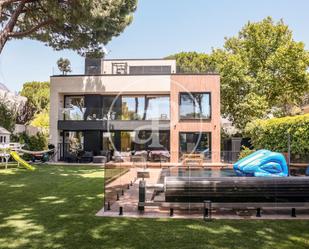 Jardí de Casa o xalet de lloguer en Pozuelo de Alarcón amb Aire condicionat, Terrassa i Piscina