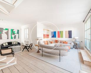 Living room of Duplex to rent in  Madrid Capital  with Air Conditioner and Terrace