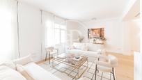 Living room of Flat for sale in  Madrid Capital  with Air Conditioner, Terrace and Balcony