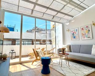 Living room of Flat to rent in  Madrid Capital  with Air Conditioner and Terrace