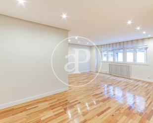 Living room of Flat to rent in  Madrid Capital  with Air Conditioner