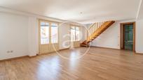 Living room of Duplex to rent in  Madrid Capital  with Air Conditioner and Balcony