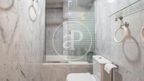 Bathroom of Duplex to rent in  Madrid Capital  with Air Conditioner and Balcony