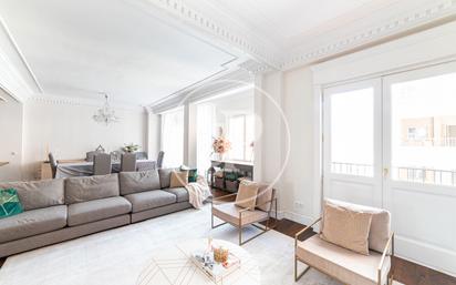 Living room of Flat for sale in  Madrid Capital  with Air Conditioner and Balcony