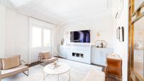 Living room of Flat for sale in  Madrid Capital  with Air Conditioner and Balcony