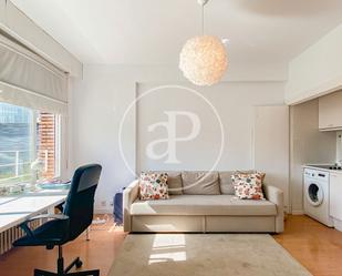 Sala d'estar de Loft de lloguer en  Madrid Capital amb Aire condicionat i Terrassa