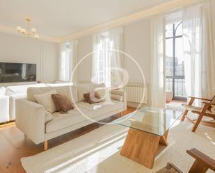 Living room of Flat to rent in  Madrid Capital  with Air Conditioner, Heating and Terrace