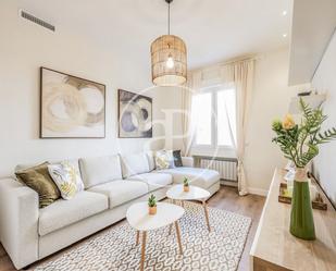 Living room of Flat for sale in  Madrid Capital  with Air Conditioner, Heating and Furnished