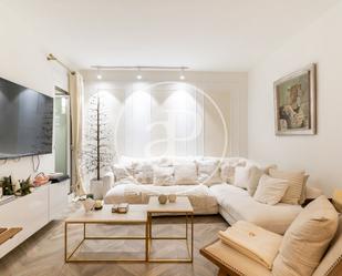 Living room of Flat for sale in  Madrid Capital  with Heating, Private garden and Terrace