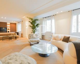 Living room of Flat for sale in  Madrid Capital  with Heating and Terrace