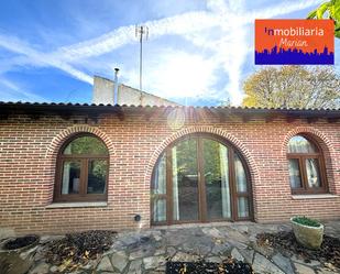 Exterior view of House or chalet for sale in Hoyales de Roa