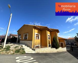 Vista exterior de Casa o xalet en venda en Fuentelcésped amb Terrassa