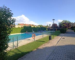 Piscina de Pis de lloguer en Boadilla del Monte amb Aire condicionat i Terrassa