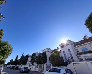 Vista exterior de Casa adosada en venda en Villaviciosa de Odón amb Aire condicionat, Calefacció i Traster