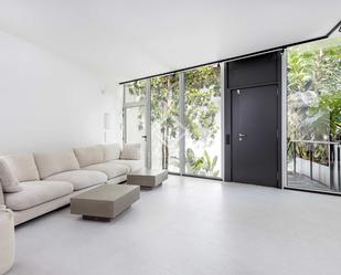 Sala d'estar de Casa o xalet de lloguer en  Barcelona Capital amb Aire condicionat i Balcó