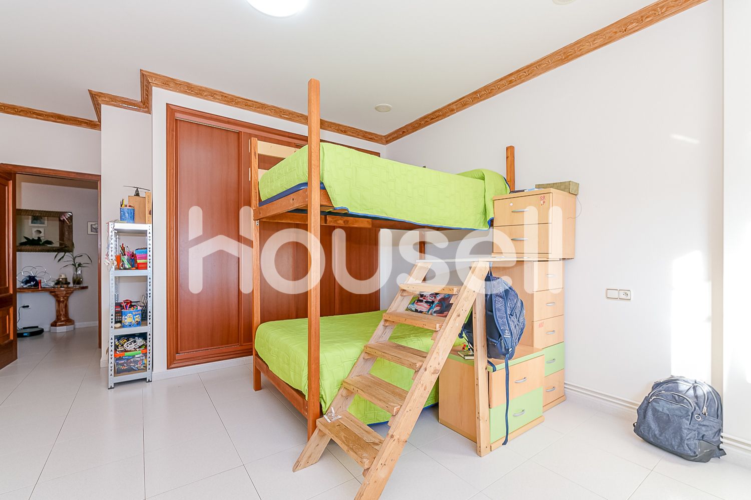 Cama blanca bonita para niños de 5 a 8 años, gran espacio de  almacenamiento, muebles de dormitorio de madera maciza, litera moderna