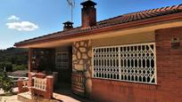 Vista exterior de Casa o xalet en venda en Mediona amb Piscina