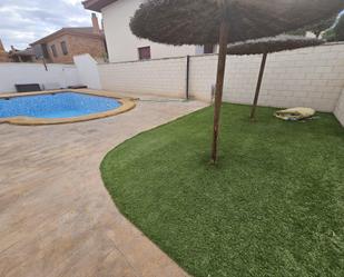Swimming pool of Single-family semi-detached for sale in Elda  with Terrace and Swimming Pool