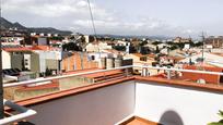 Vista exterior de Àtic en venda en Vilassar de Mar amb Terrassa i Balcó
