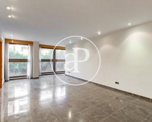 Flat for sale in  Valencia Capital  with Air Conditioner and Heating