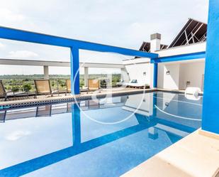 Swimming pool of Single-family semi-detached for sale in Cheste  with Air Conditioner, Terrace and Swimming Pool