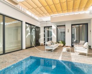 Swimming pool of Flat for sale in  Valencia Capital  with Air Conditioner and Terrace