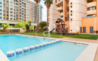 Swimming pool of Flat for sale in  Valencia Capital  with Air Conditioner, Terrace and Balcony