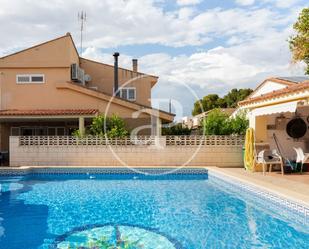 Swimming pool of House or chalet for sale in L'Eliana  with Air Conditioner, Terrace and Swimming Pool