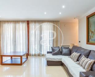 Sala d'estar de Casa adosada en venda en La Llosa amb Aire condicionat, Terrassa i Balcó