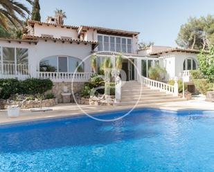 Vista exterior de Casa o xalet en venda en Calpe / Calp amb Aire condicionat, Terrassa i Piscina