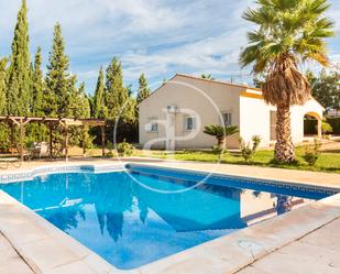 Swimming pool of House or chalet for sale in Chiva  with Air Conditioner, Terrace and Swimming Pool