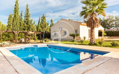 Piscina de Casa o xalet en venda en Chiva amb Aire condicionat, Terrassa i Piscina