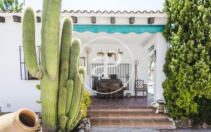 Vista exterior de Casa o xalet en venda en Bétera amb Aire condicionat, Calefacció i Jardí privat