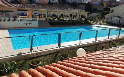 Swimming pool of Single-family semi-detached for sale in Benidorm  with Terrace and Balcony